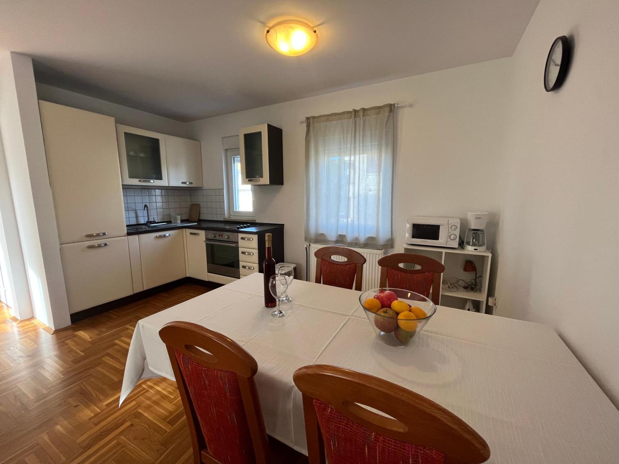 Burle Apartment With Free Private Parking 메덜린 외부 사진