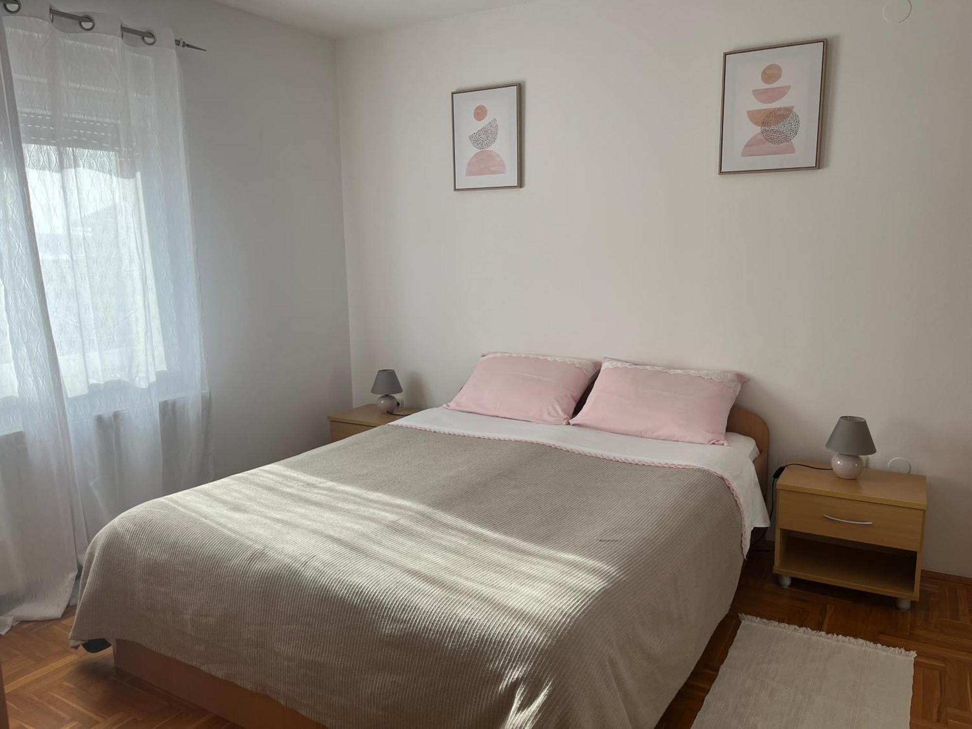 Burle Apartment With Free Private Parking 메덜린 외부 사진