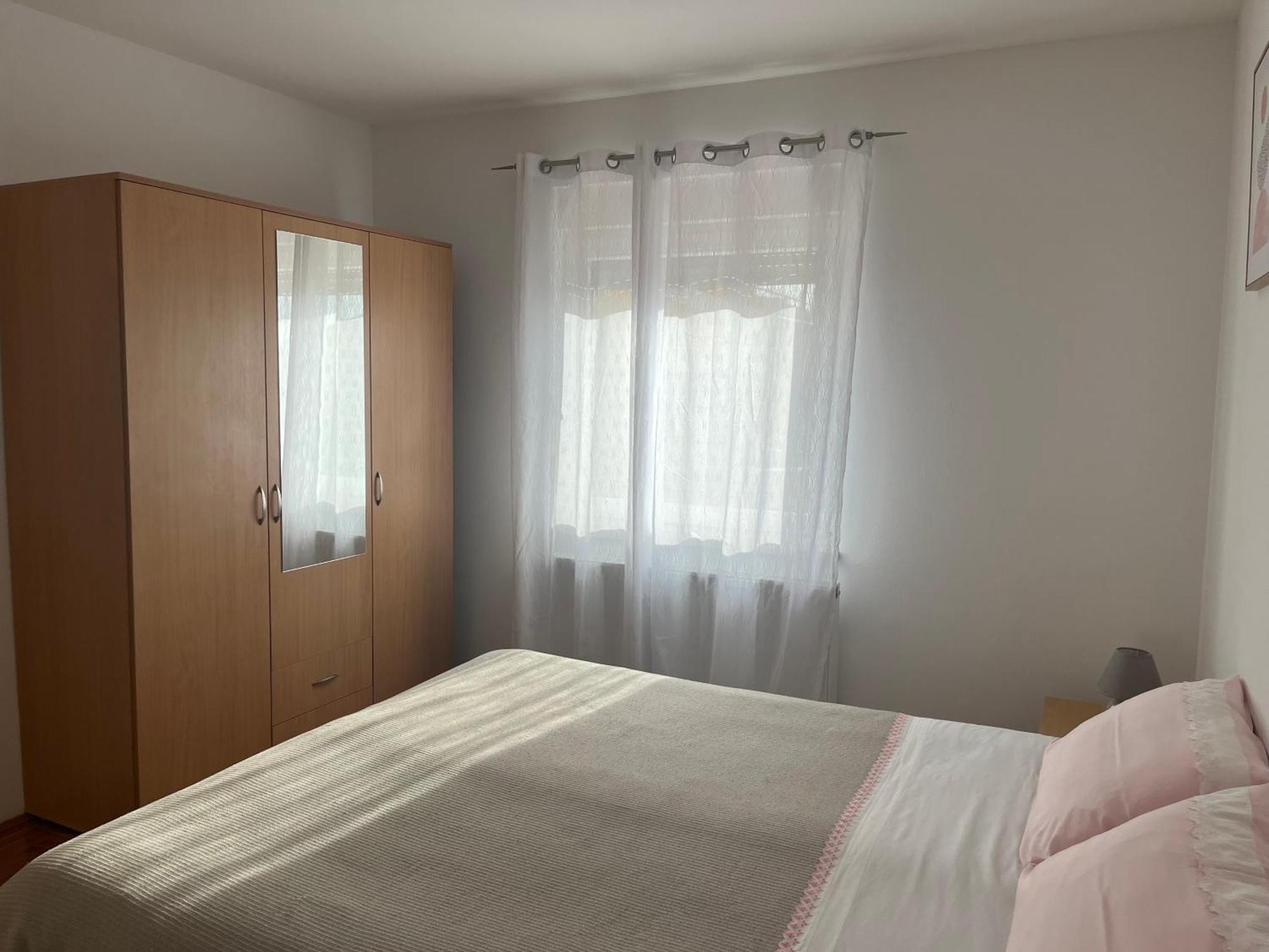 Burle Apartment With Free Private Parking 메덜린 외부 사진