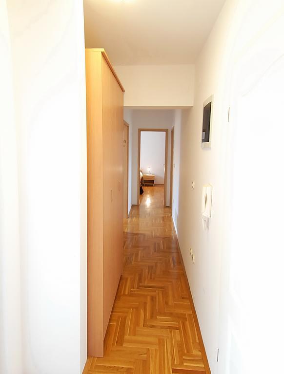 Burle Apartment With Free Private Parking 메덜린 외부 사진